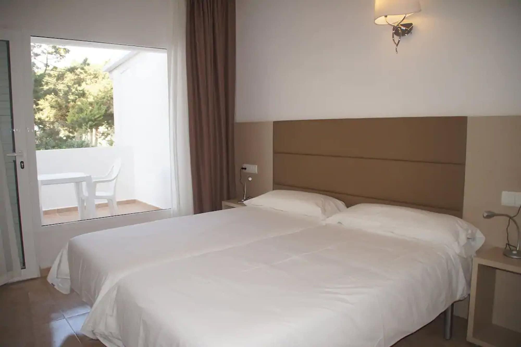 Hotel Lago Playa I Es Pujols Exterior foto