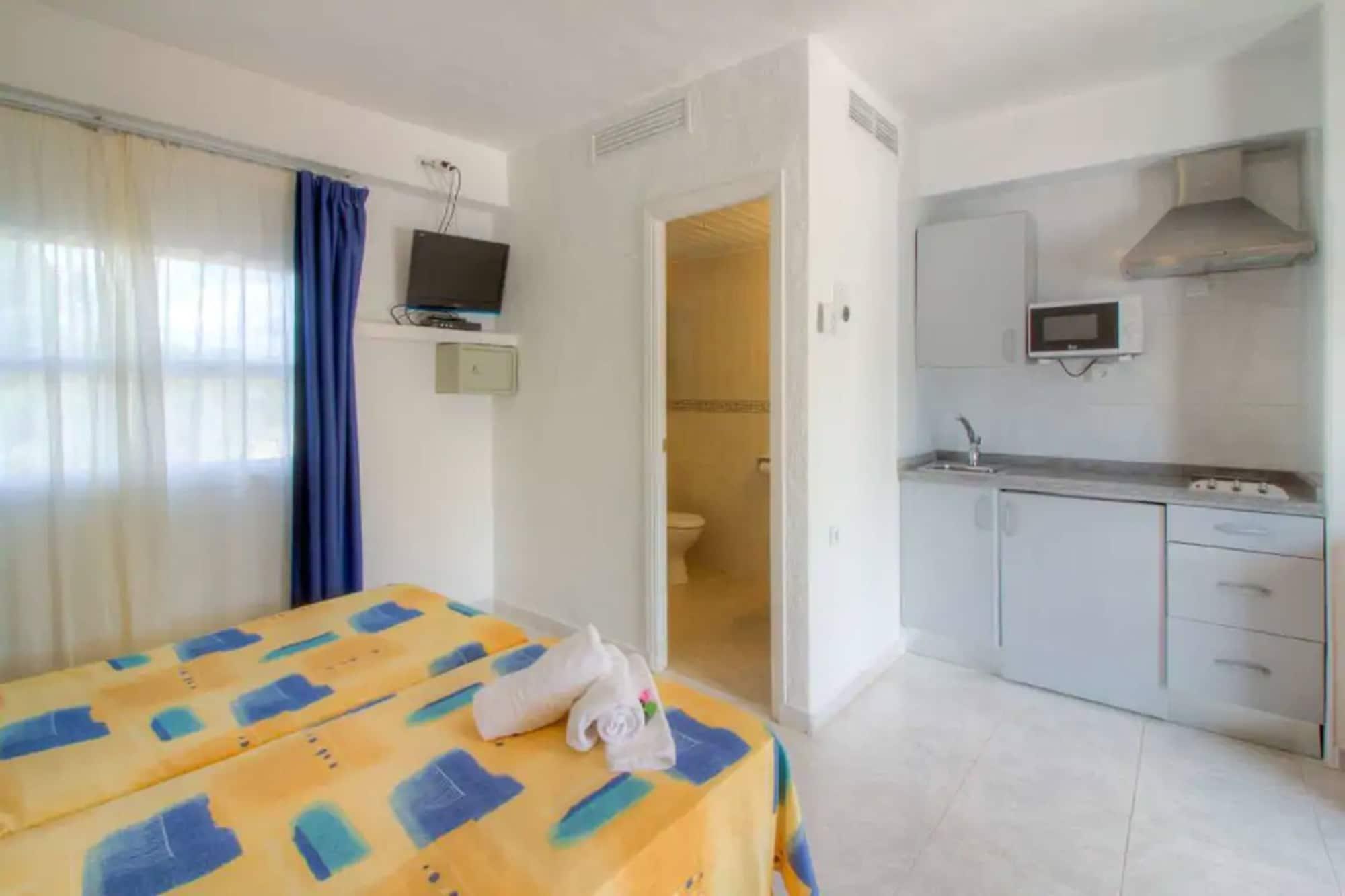 Hotel Lago Playa I Es Pujols Exterior foto